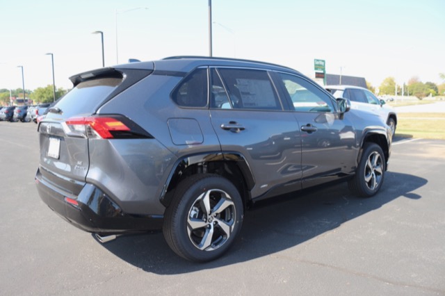 2025 Toyota RAV4 Hybrid SE photo 2