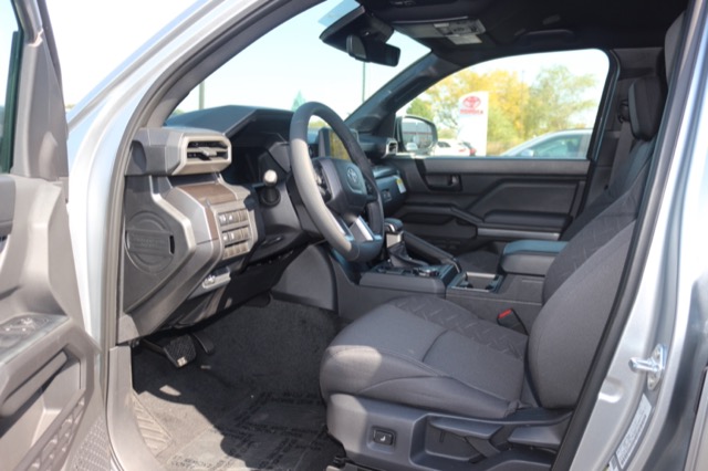 2025 Toyota Tacoma SR5 Double Cab photo 4