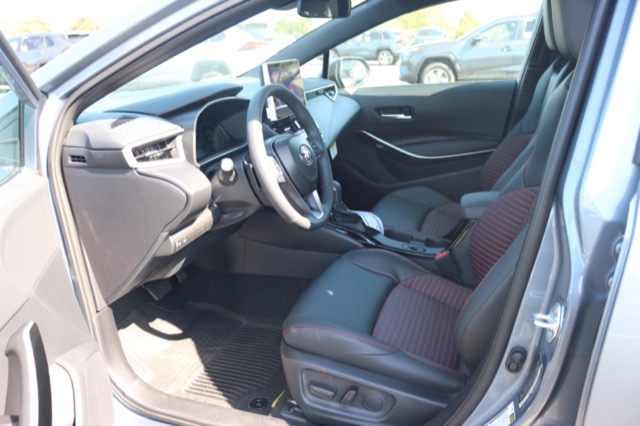 2026 Toyota Corolla XSE photo 3