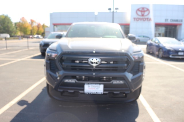 2025 Toyota Tacoma SR5 Double Cab photo 2