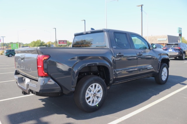 2025 Toyota Tacoma SR5 Double Cab photo 3