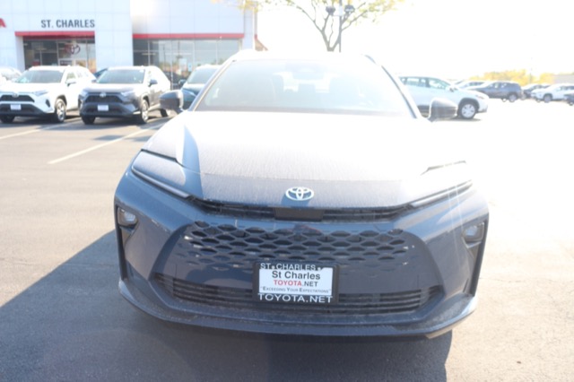 2025 Toyota Crown Signia Limited photo 2