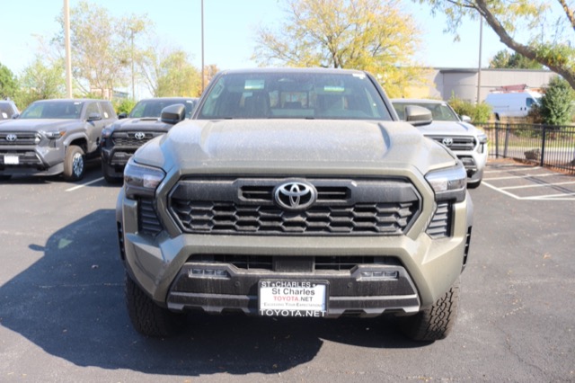2025 Toyota Tacoma TRD Off-Road Double Cab photo 2