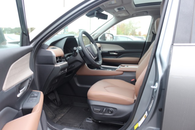 2026 Toyota Grand Highlander Platinum photo 3