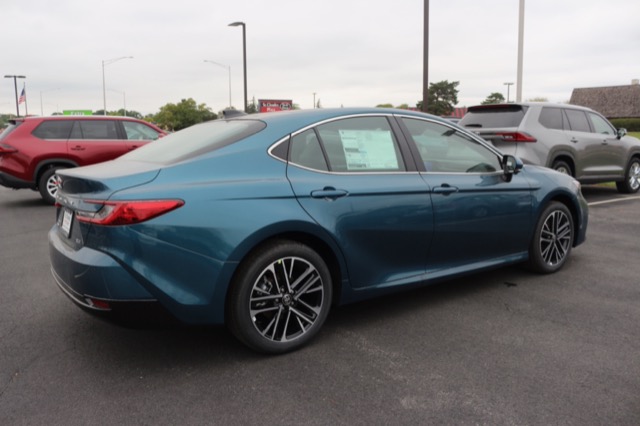 2026 Toyota Camry XLE photo 3