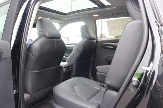 2025 Toyota Highlander Platinum photo 4