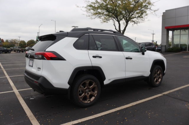 2025 Toyota RAV4 Hybrid photo 3