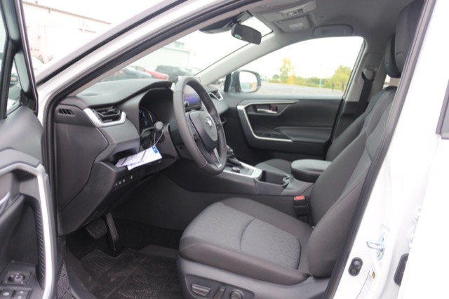 2025 Toyota RAV4 Hybrid photo 4